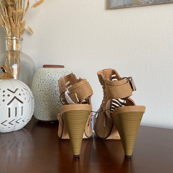 🍂caged heels - Picture 3 of 3